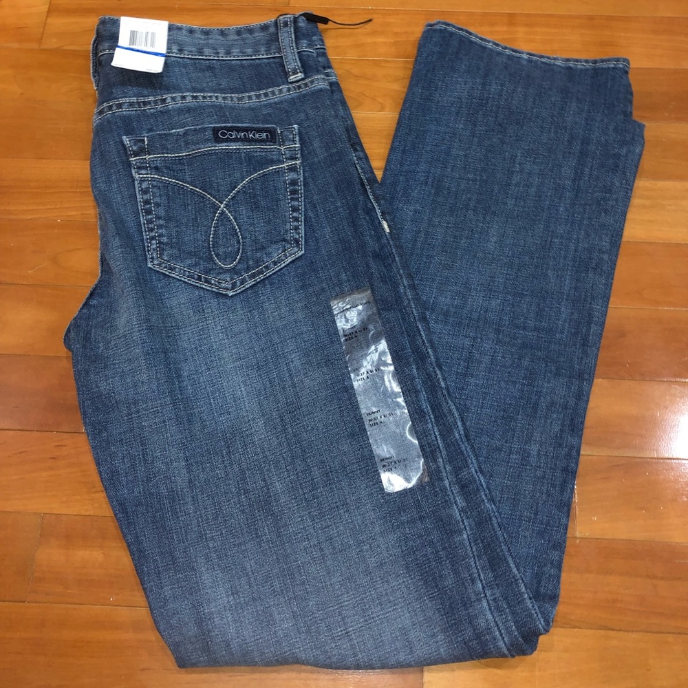 NWT- Calvin Klein Jeans —skinny — size 4– 27x31